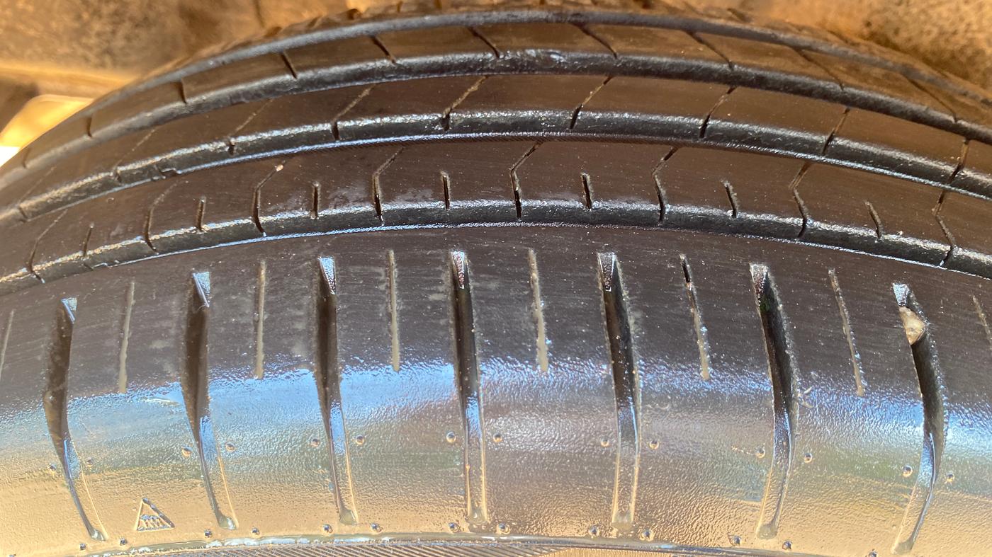 2020 Maruti Swift ZXI AMT, Petrol, Automatic, 18,122 km, Right Rear Tyre Tread