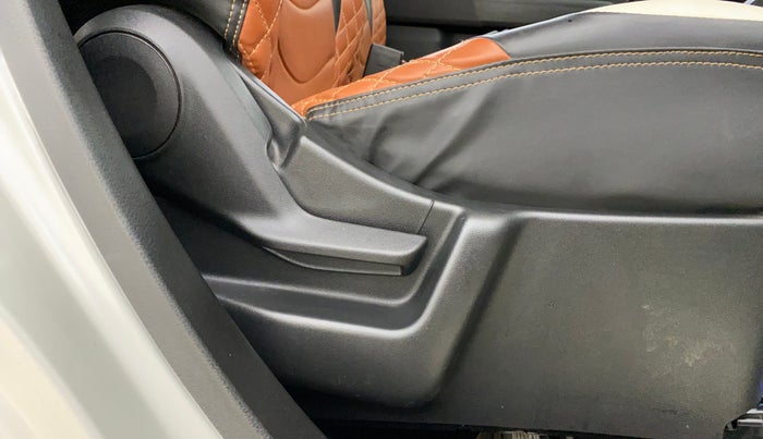 2021 Maruti New Wagon-R LXI CNG (O) 1.0, CNG, Manual, 54,697 km, Driver Side Adjustment Panel