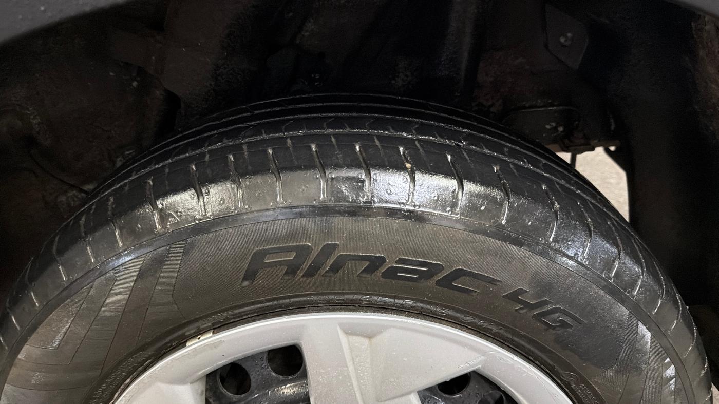 2022 Hyundai VENUE S 1.2, Petrol, Manual, 34,345 km, Left Rear Tyre Tread