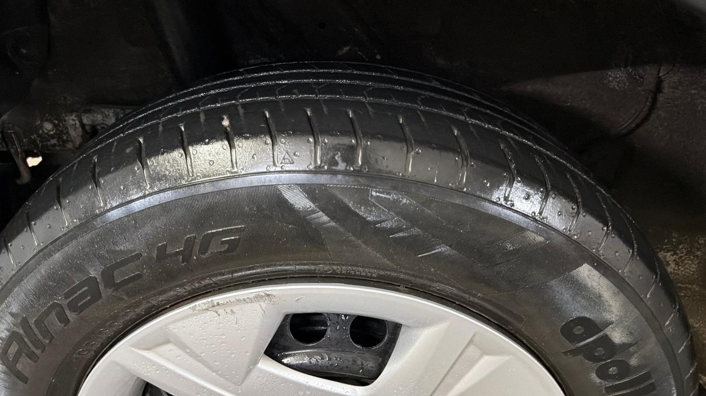 2022 Hyundai VENUE S 1.2, Petrol, Manual, 34,345 km, Right Rear Tyre Tread