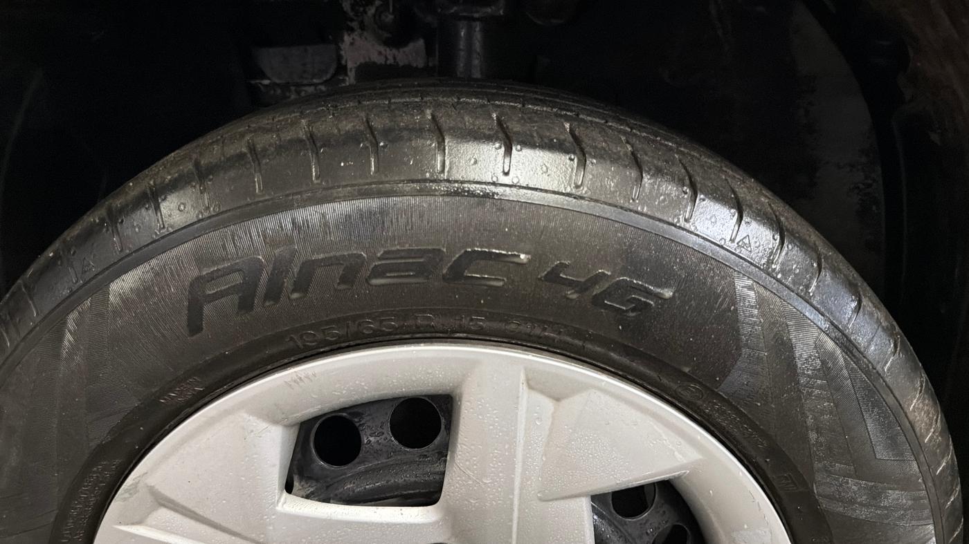 2022 Hyundai VENUE S 1.2, Petrol, Manual, 34,345 km, Left Front Tyre Tread
