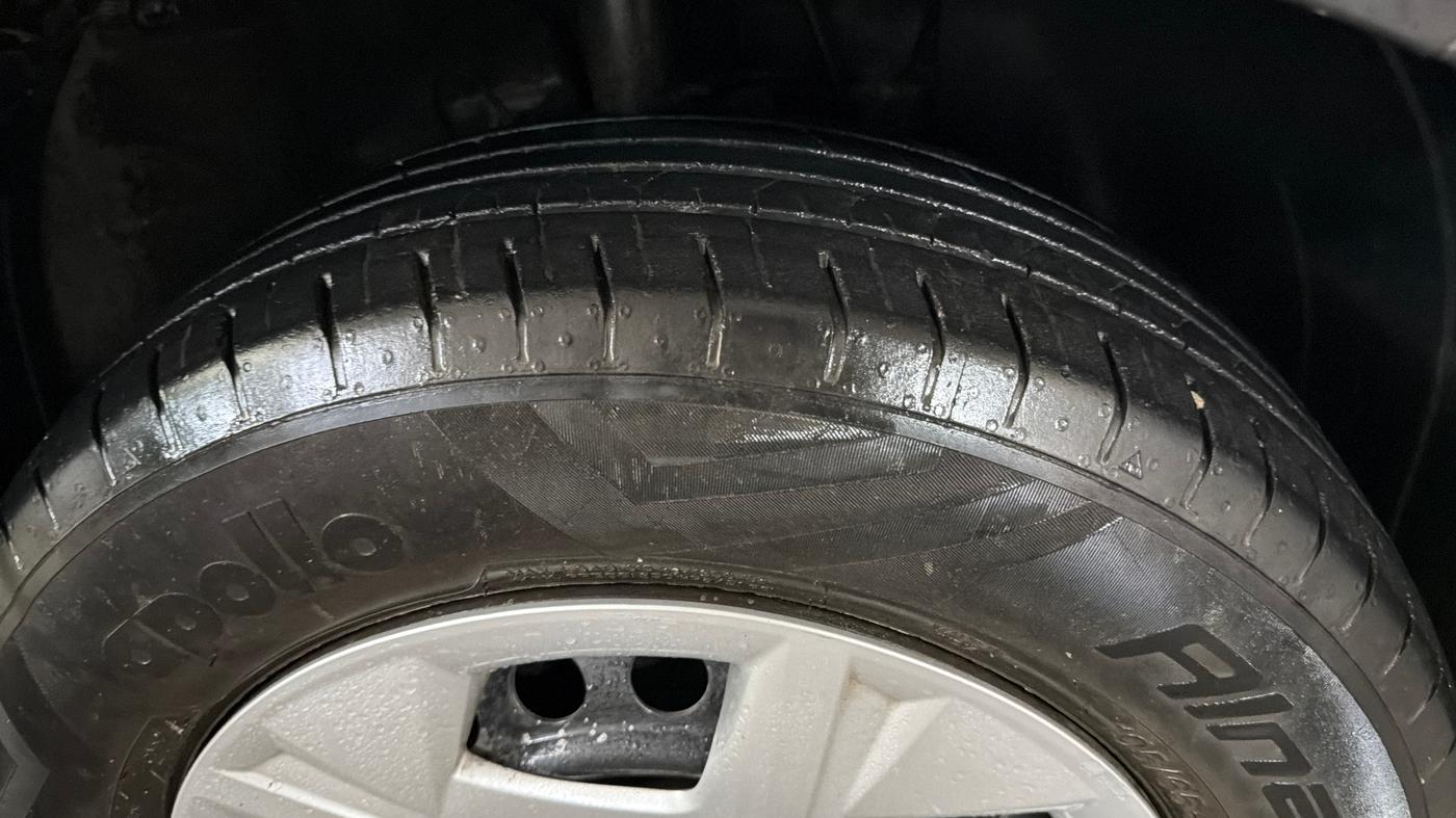 2022 Hyundai VENUE S 1.2, Petrol, Manual, 34,345 km, Right Front Tyre Tread