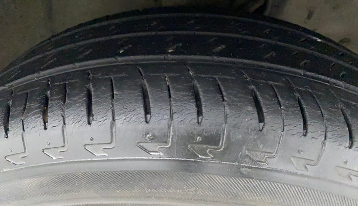 2017 Maruti IGNIS DELTA 1.2, Petrol, Manual, 46,516 km, Right Front Tyre Tread
