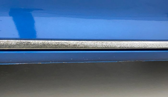 2017 Maruti IGNIS DELTA 1.2, Petrol, Manual, 46,516 km, Left running board - Minor scratches