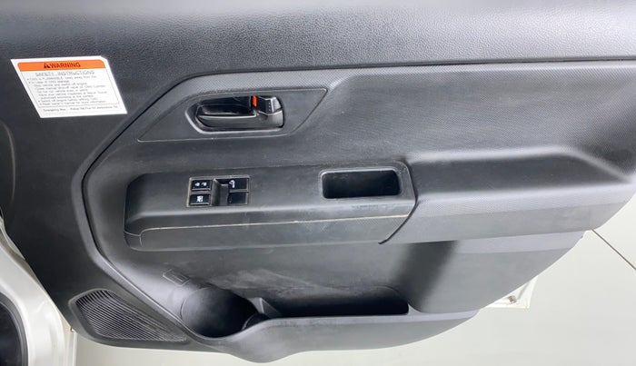 2020 Maruti New Wagon-R LXI CNG 1.0 L, CNG, Manual, 63,997 km, Driver Side Door Panels Control