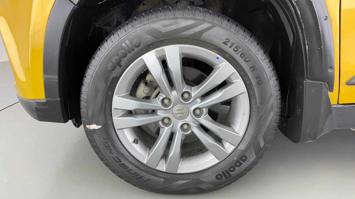 2017 Maruti Vitara Brezza ZDI, Diesel, Manual, 22,461 km, Left Front Wheel