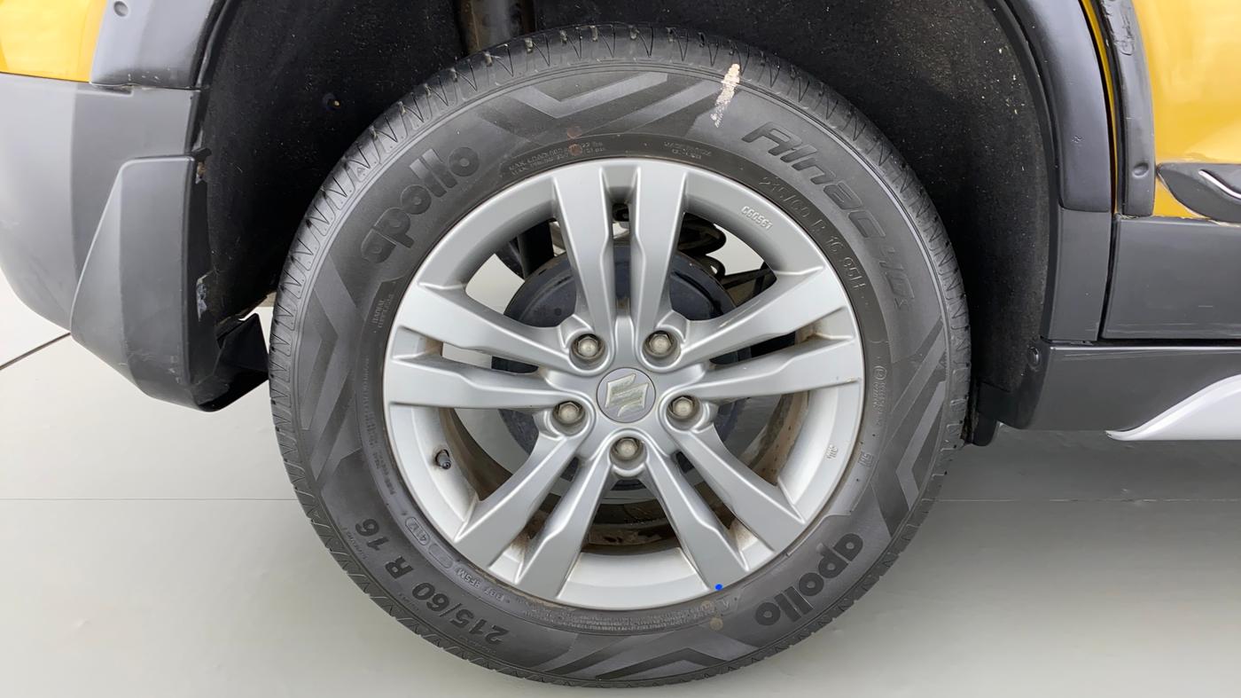 2017 Maruti Vitara Brezza ZDI, Diesel, Manual, 22,461 km, Right Rear Wheel