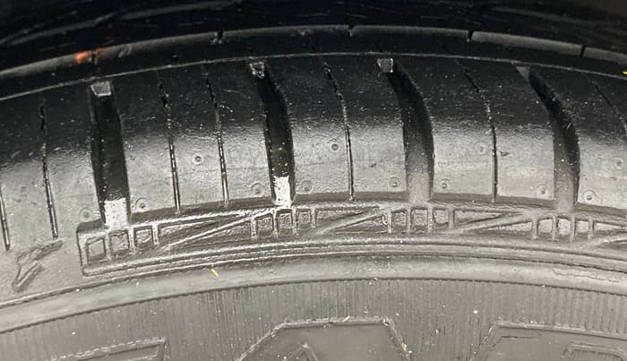 2018 Hyundai Grand i10 MAGNA AT 1.2 KAPPA VTVT, Petrol, Automatic, 29,891 km, Right Rear Tyre Tread