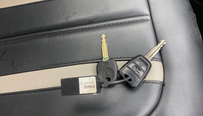 2017 Hyundai Grand i10 SPORTZ (O) 1.2 KAPPA VTVT, Petrol, Manual, 20,422 km, Key Close Up