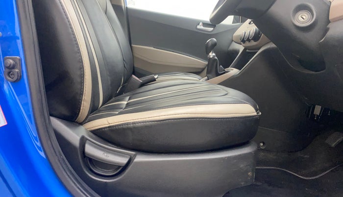 2017 Hyundai Grand i10 SPORTZ (O) 1.2 KAPPA VTVT, Petrol, Manual, 20,422 km, Driver Side Adjustment Panel