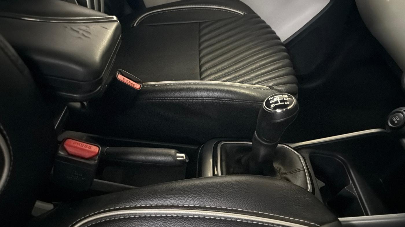 2022 Maruti IGNIS ZETA 1.2, Petrol, Manual, 34,742 km, Gear Lever