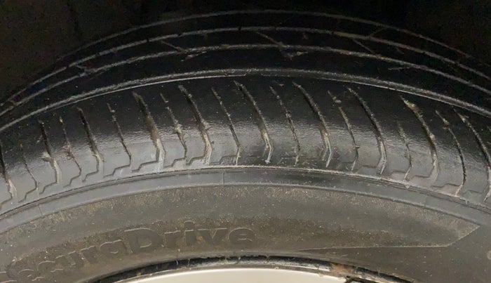 2022 Nissan MAGNITE XE, Petrol, Manual, 56,591 km, Left Front Tyre Tread
