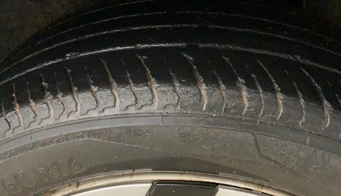 2022 Nissan MAGNITE XE, Petrol, Manual, 56,591 km, Left Rear Tyre Tread