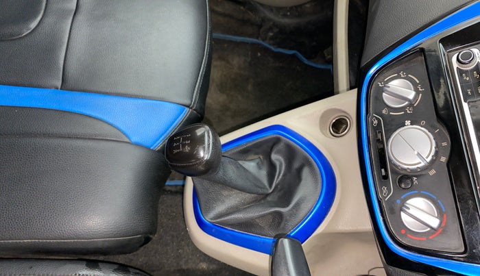 2017 Datsun Go T, Petrol, Manual, 44,687 km, Gear Lever