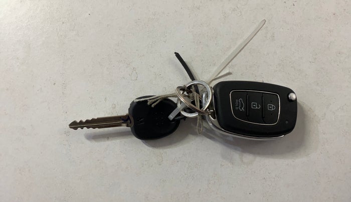 2025 Hyundai EXTER S Executive 1.2 Hy CNG Duo MT, CNG, Manual, 4,021 km, Key Close Up