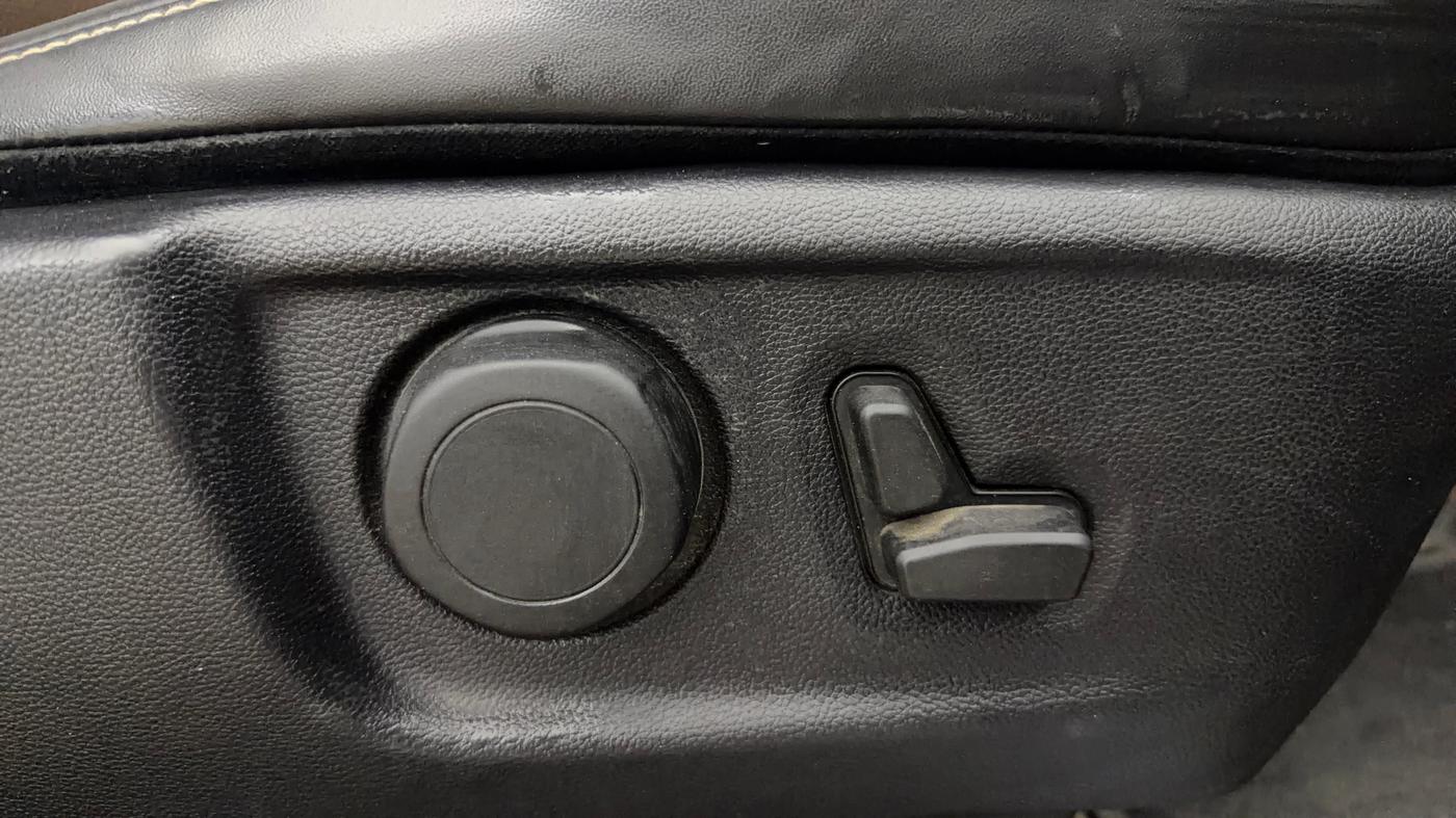 2022 Mahindra SCORPIO-N Z8 L DIESEL AT 2WD 7 STR, Diesel, Automatic, 25,432 km, Driver Side Adjustment Panel