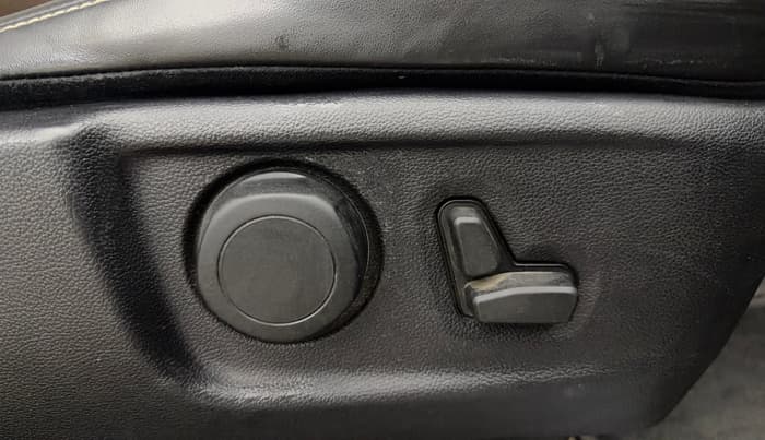 2022 Mahindra SCORPIO-N Z8 L DIESEL AT 2WD 7 STR, Diesel, Automatic, 25,432 km, Driver Side Adjustment Panel