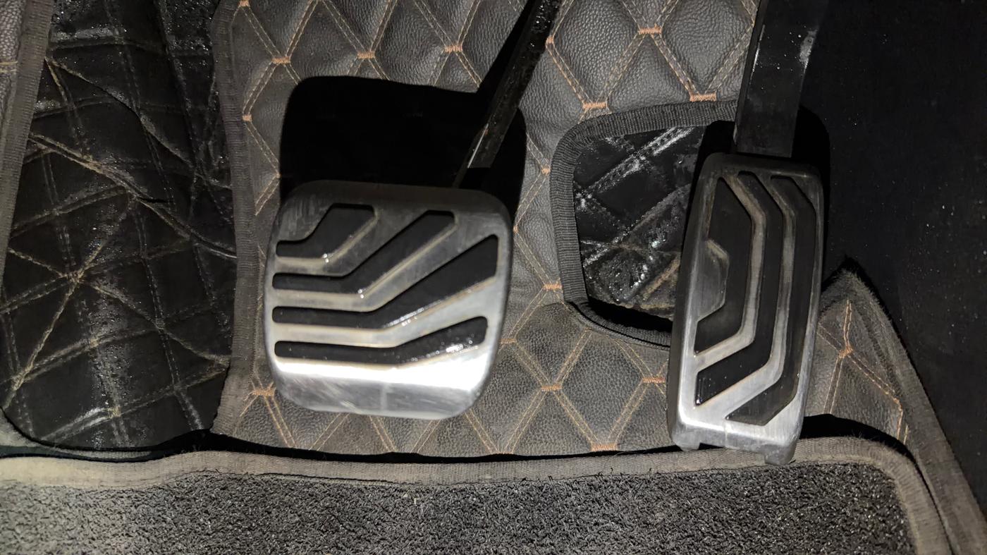 2022 Mahindra SCORPIO-N Z8 L DIESEL AT 2WD 7 STR, Diesel, Automatic, 25,432 km, Pedals