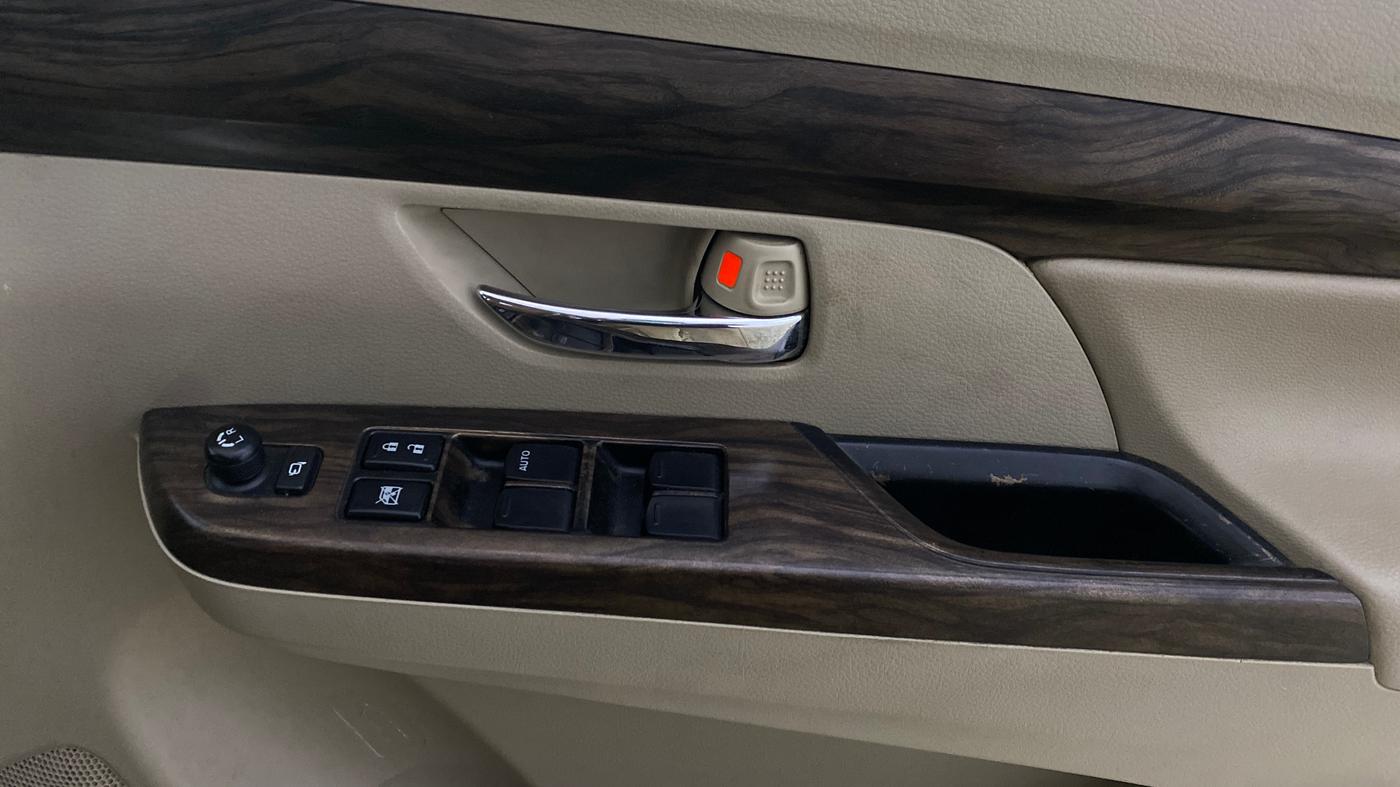 2021 Maruti Ertiga ZXI+ SHVS, Petrol, Manual, 60,342 km, Driver Side Door Panels Control