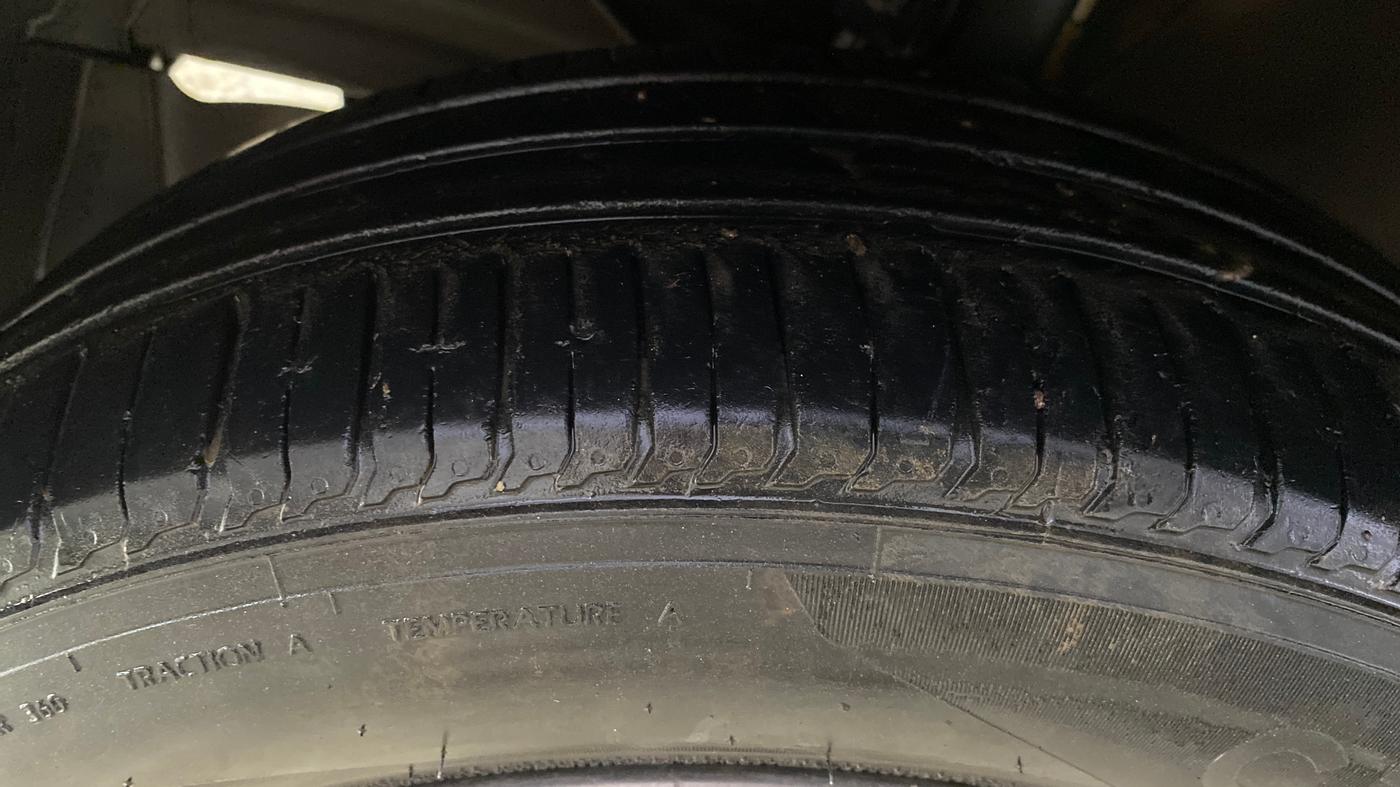 2021 Maruti Ertiga ZXI+ SHVS, Petrol, Manual, 60,342 km, Left Front Tyre Tread