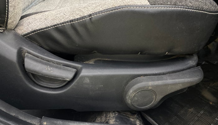 2016 Hyundai Xcent S 1.2, Petrol, Manual, 64,807 km, Driver Side Adjustment Panel