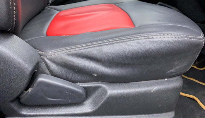 2016 Renault Kwid 1.0 RXT, Petrol, Manual, 69,550 km, Driver Side Adjustment Panel
