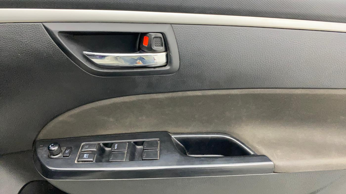 2017 Maruti Swift ZXI, Petrol, Manual, 49,184 km, Driver Side Door Panels Control