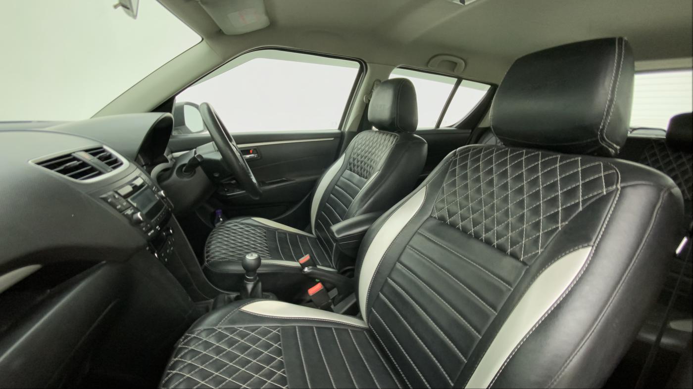 2017 Maruti Swift ZXI, Petrol, Manual, 49,184 km, Right Side Front Door Cabin