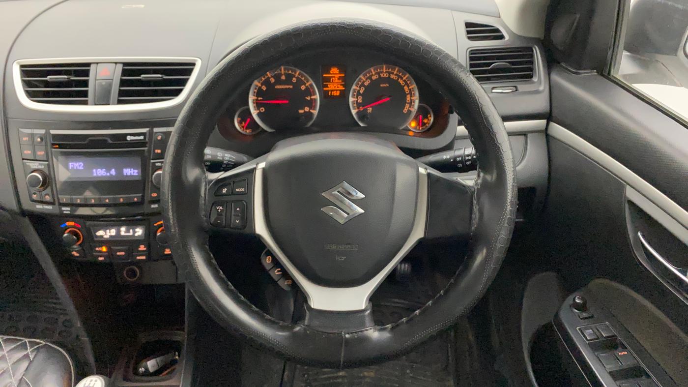 2017 Maruti Swift ZXI, Petrol, Manual, 49,184 km, Steering Wheel Close Up