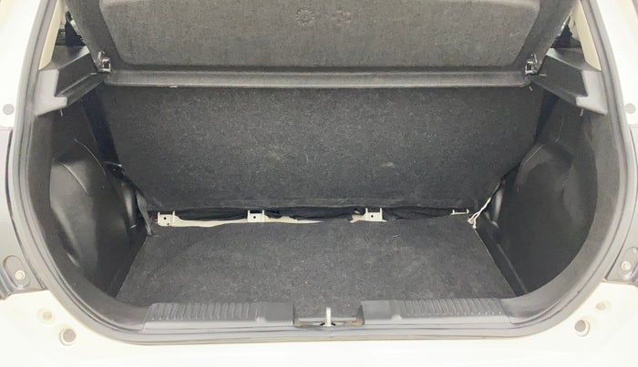 2025 Maruti Swift VXi, Petrol, Manual, 22,175 km, Boot Inside