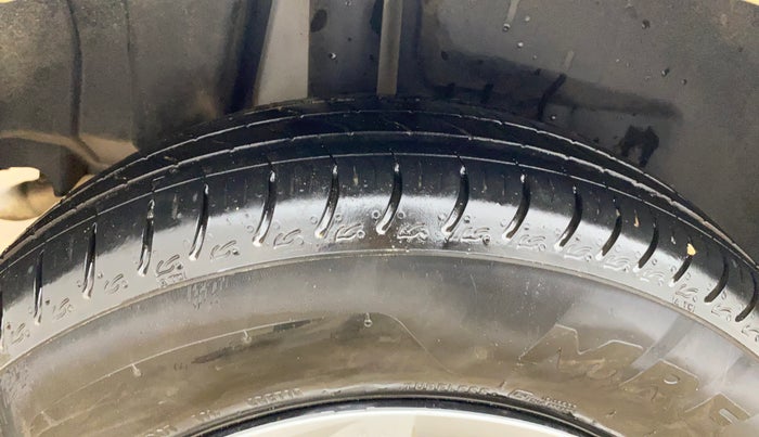 2025 Maruti Swift VXi, Petrol, Manual, 22,175 km, Right Rear Tyre Tread