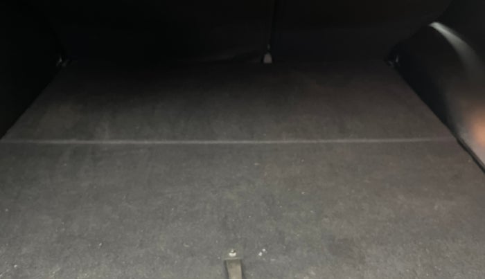 2017 Hyundai Creta SX PLUS AT 1.6 PETROL, Petrol, Automatic, 95,021 km, Boot Inside