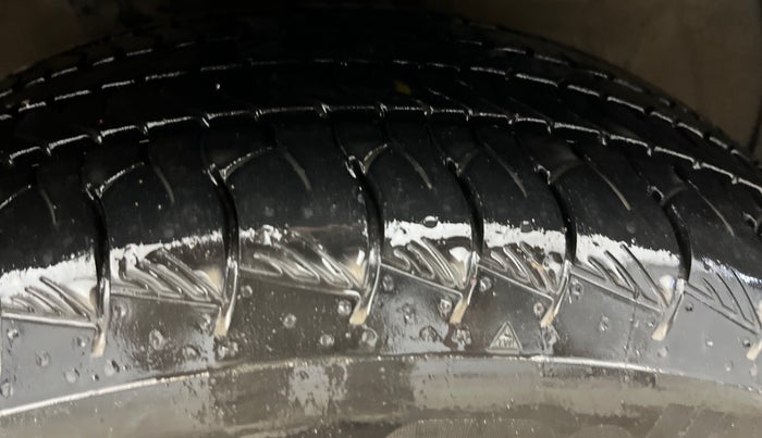 2017 Hyundai Creta SX PLUS AT 1.6 PETROL, Petrol, Automatic, 95,021 km, Left Front Tyre Tread