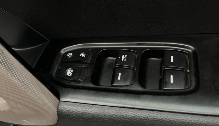 2017 Hyundai Creta SX PLUS AT 1.6 PETROL, Petrol, Automatic, 95,021 km, Driver Side Door Panels Control