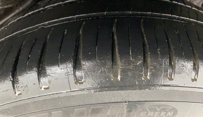 2014 Honda Amaze 1.5L I-DTEC S, Diesel, Manual, 75,944 km, Left Rear Tyre Tread