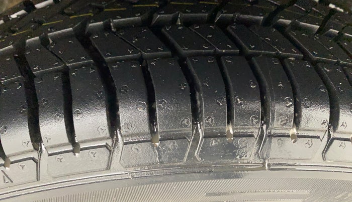 2014 Honda Amaze 1.5L I-DTEC S, Diesel, Manual, 75,944 km, Right Front Tyre Tread