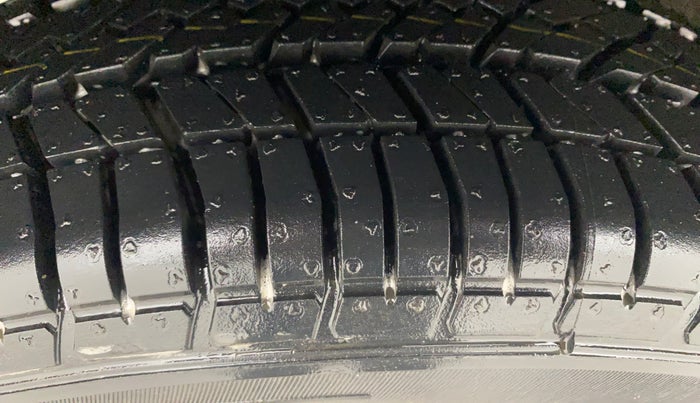 2014 Honda Amaze 1.5L I-DTEC S, Diesel, Manual, 75,944 km, Left Front Tyre Tread