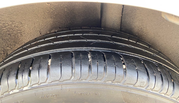 2015 Ford Ecosport TITANIUM 1.5L PETROL, Petrol, Manual, 1,16,877 km, Left Rear Tyre Tread