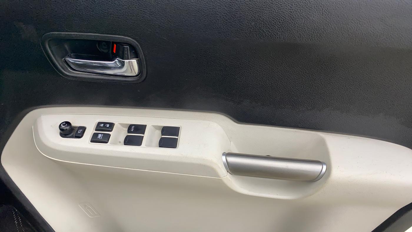 2020 Maruti IGNIS ZETA 1.2, Petrol, Manual, 31,015 km, Driver Side Door Panels Control