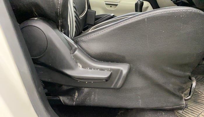 2020 Maruti IGNIS ZETA 1.2, Petrol, Manual, 31,188 km, Driver Side Adjustment Panel