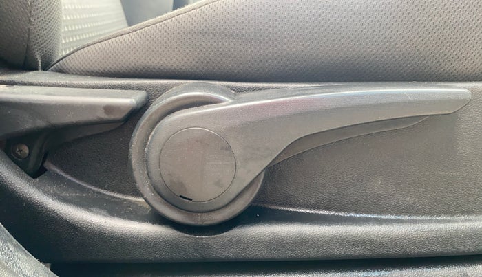 2016 Tata Tiago XZ PETROL, Petrol, Manual, 52,258 km, Driver Side Adjustment Panel