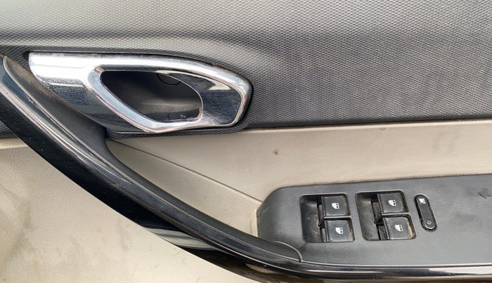 2016 Tata Tiago XZ PETROL, Petrol, Manual, 52,258 km, Driver Side Door Panels Control