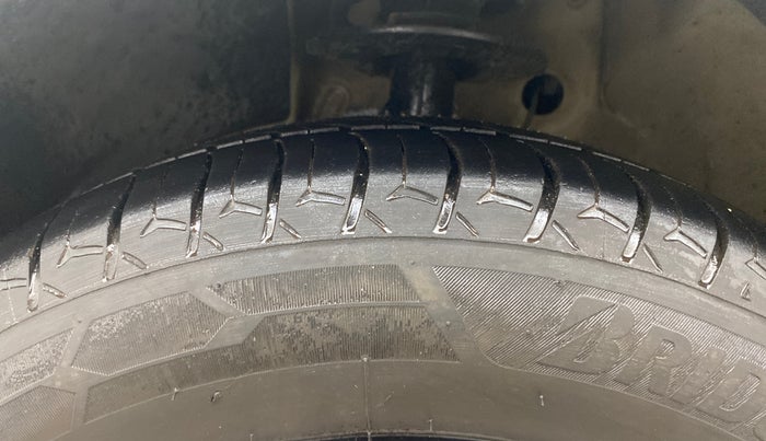 2018 Maruti Dzire ZDI PLUS AMT, Diesel, Automatic, 1,03,305 km, Left Front Tyre Tread