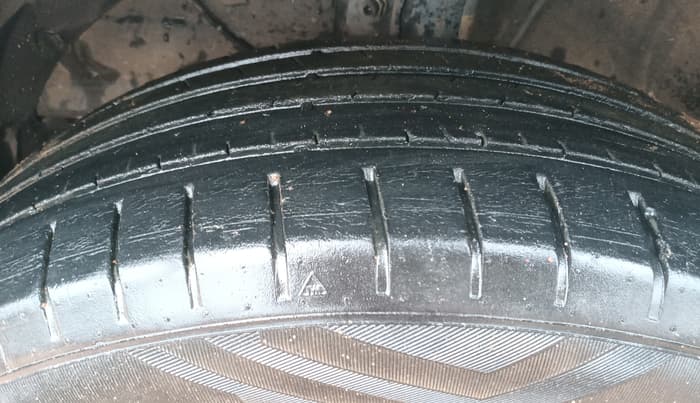 2017 Maruti Baleno ZETA PETROL 1.2, Petrol, Manual, 74,141 km, Left Front Tyre Tread