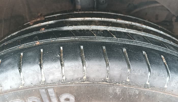 2017 Maruti Baleno ZETA PETROL 1.2, Petrol, Manual, 74,141 km, Right Front Tyre Tread
