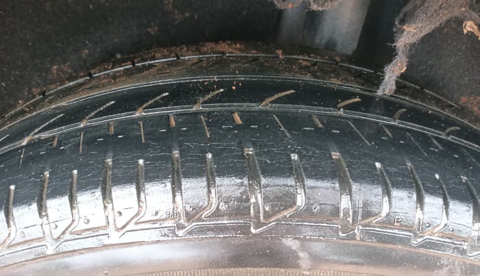 2017 Maruti Baleno ZETA PETROL 1.2, Petrol, Manual, 74,141 km, Left Rear Tyre Tread