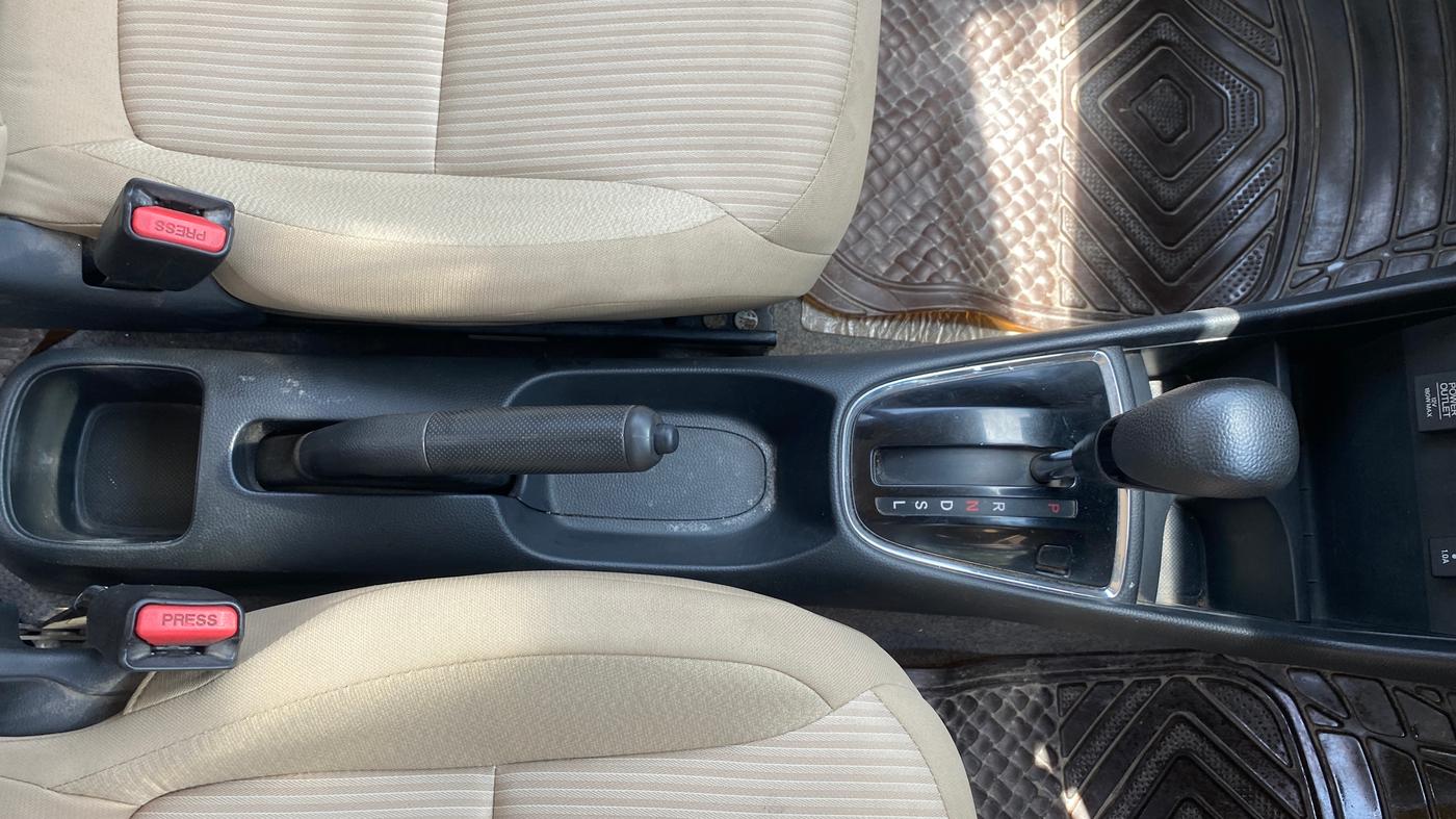 2019 Honda Amaze 1.2L I-VTEC S CVT, Petrol, Automatic, 1,15,673 km, Gear Lever