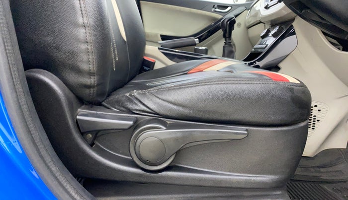 2021 Tata NEXON XZ PLUS PETROL, Petrol, Manual, 1,22,605 km, Driver Side Adjustment Panel