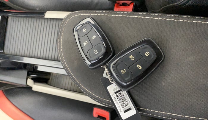 2021 Tata NEXON XZ PLUS PETROL, Petrol, Manual, 1,22,605 km, Key Close Up