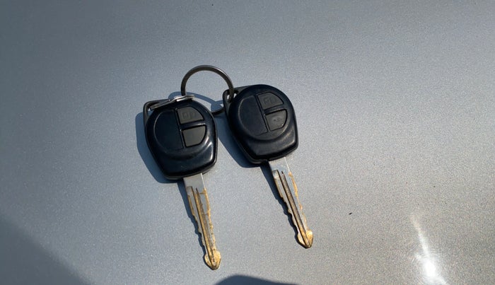 2013 Maruti Swift Dzire VXI, Petrol, Manual, 96,971 km, Key Close Up